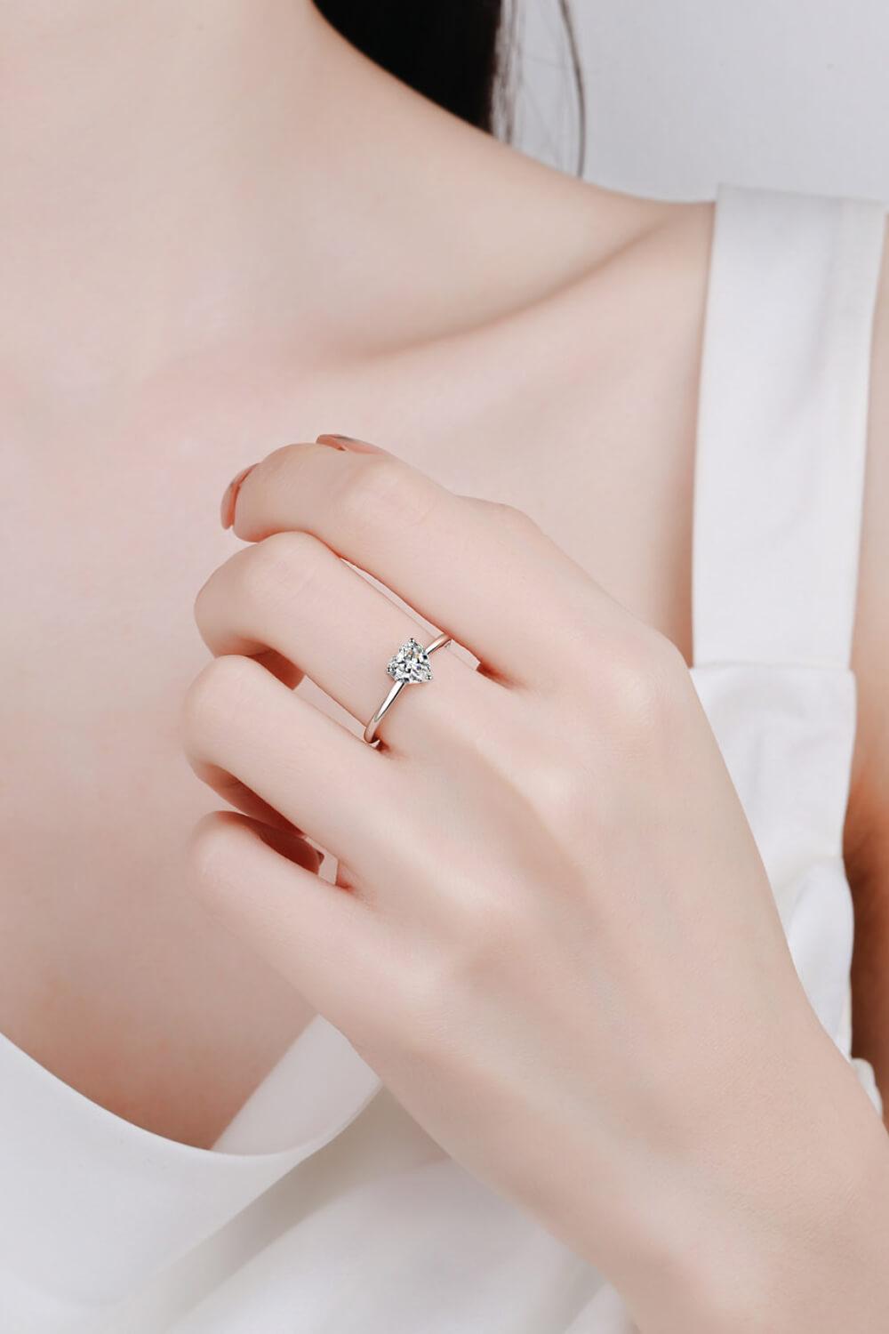 925 Sterling Silver Heart-Shaped Moissanite Solitaire Ring - Trendha