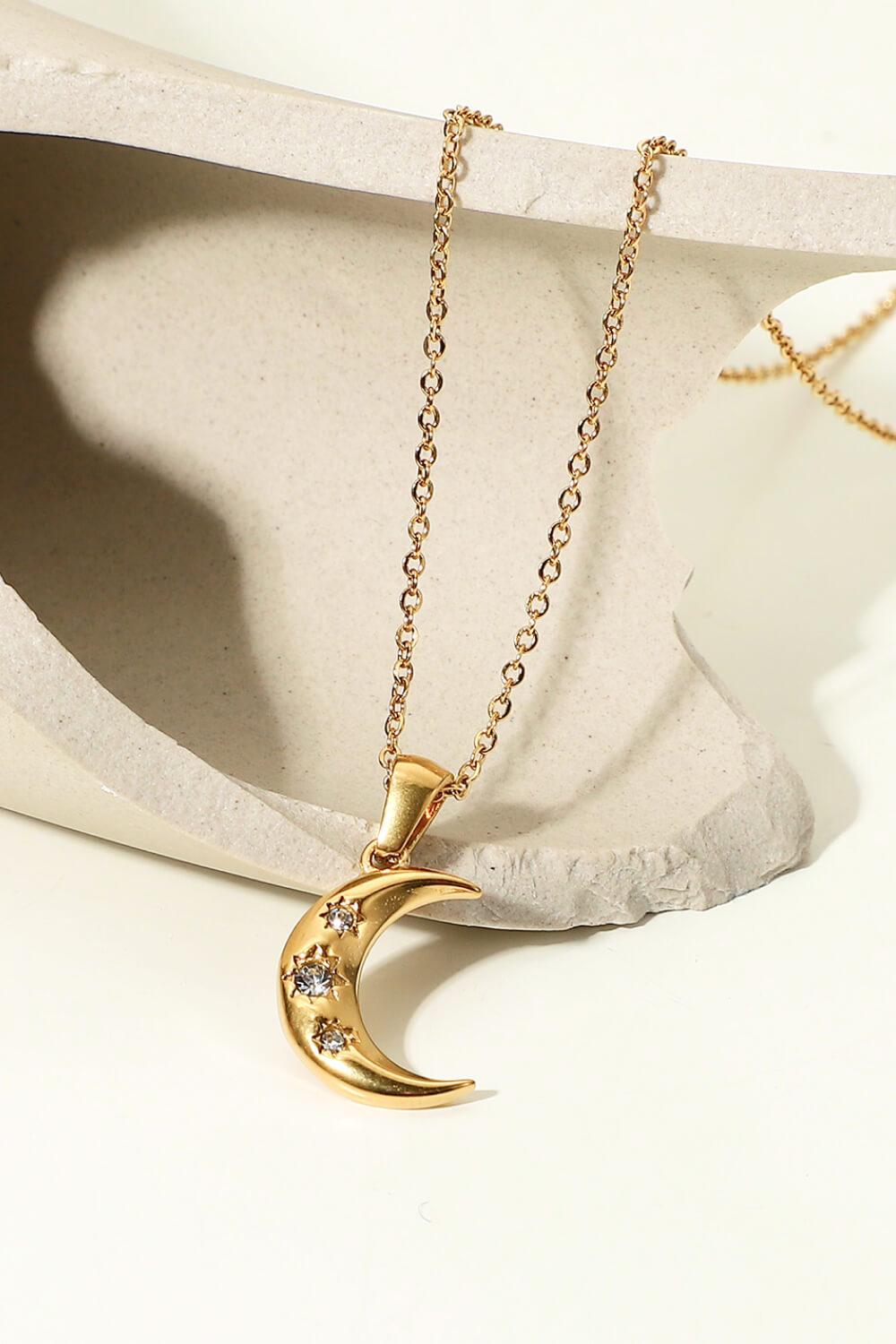 18K Gold Plated Inlaid Zircon Moon Pendant Necklace - Trendha