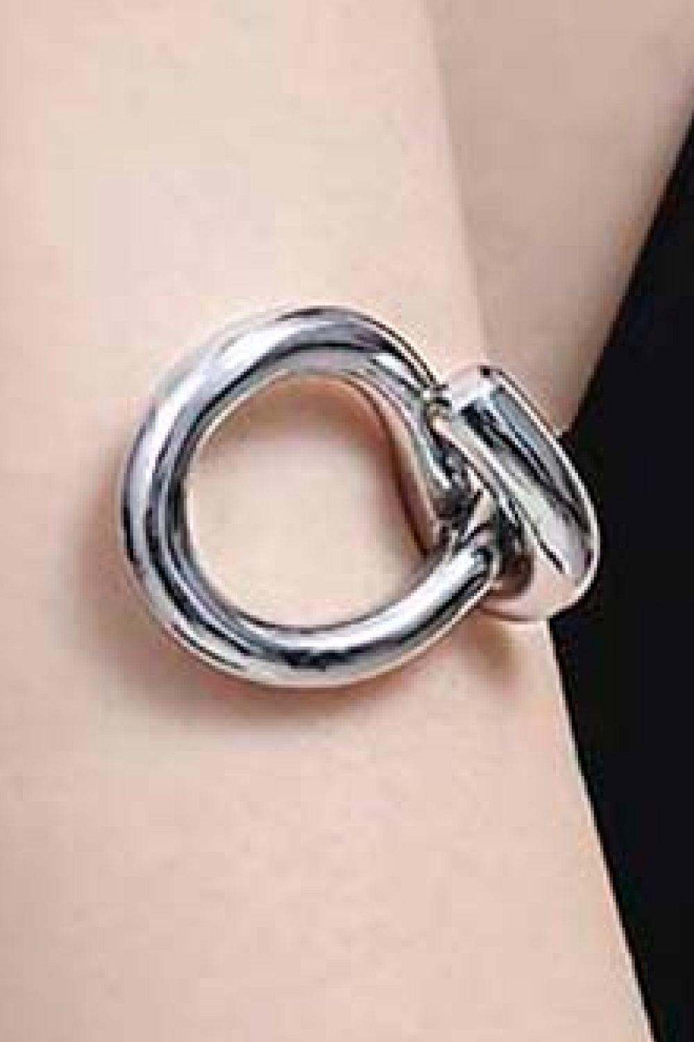 Stylish Knot Open Bracelet - Trendha