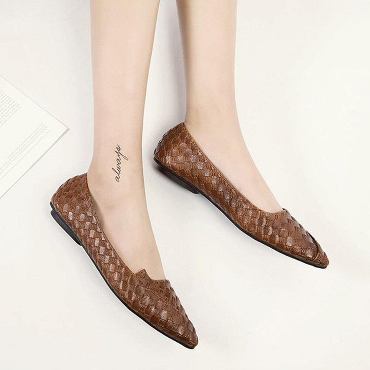 Women Casual Solid Woven Pointed Toe Flat Shoes - Trendha