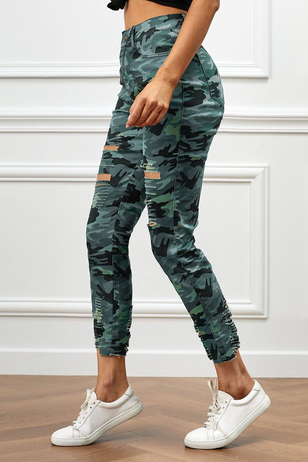 Distressed Camouflage Jeans - Trendha
