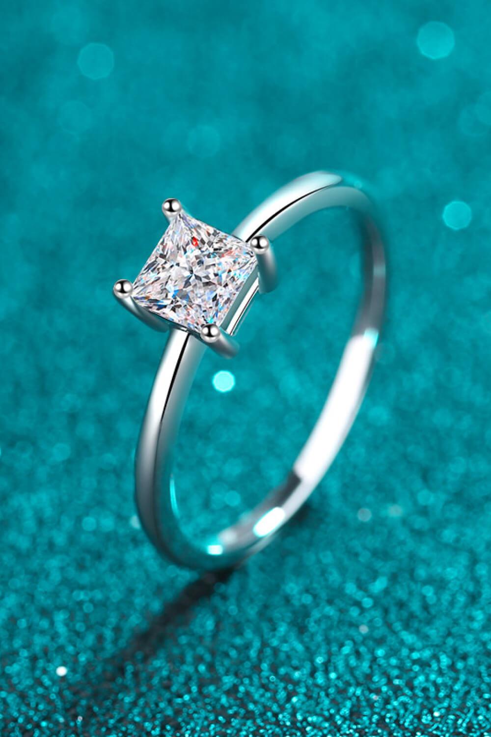 925 Sterling Silver Moissanite Solitaire Ring - Trendha