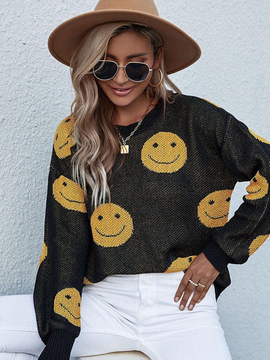 Smiley Face Sweater - Trendha