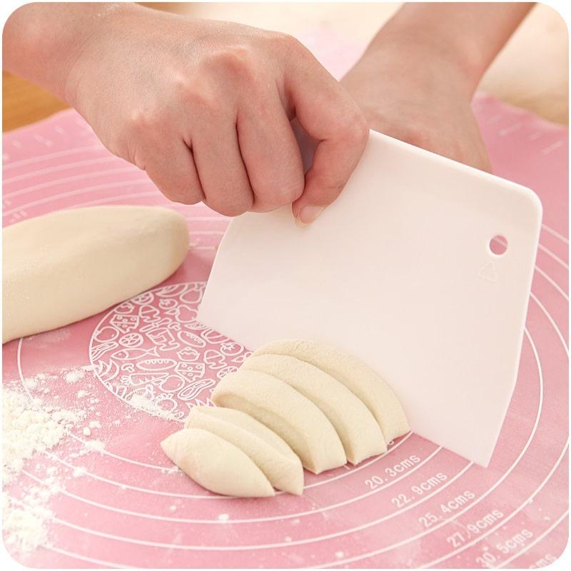 Handy Professional Eco-Friendly Plastic Pastry Cutter