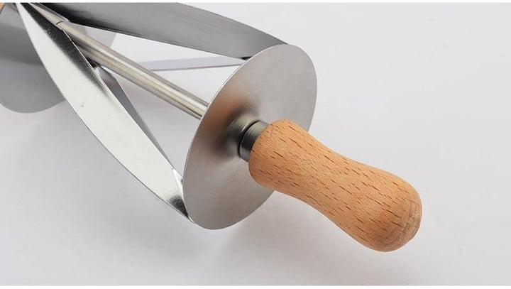 Rolling Cutter For Croissant Making - Trendha