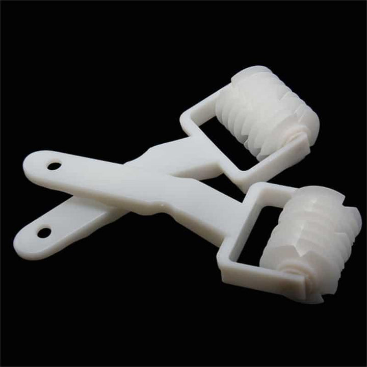 Useful Pastry Plastic Cutter Roller Tool - Trendha